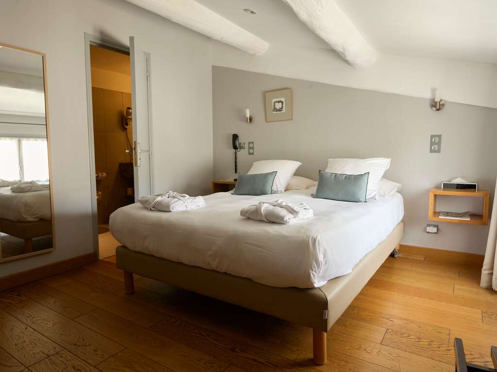 Séjour au coeur d'Uzès dans un cadre d'exception - 4* - 15