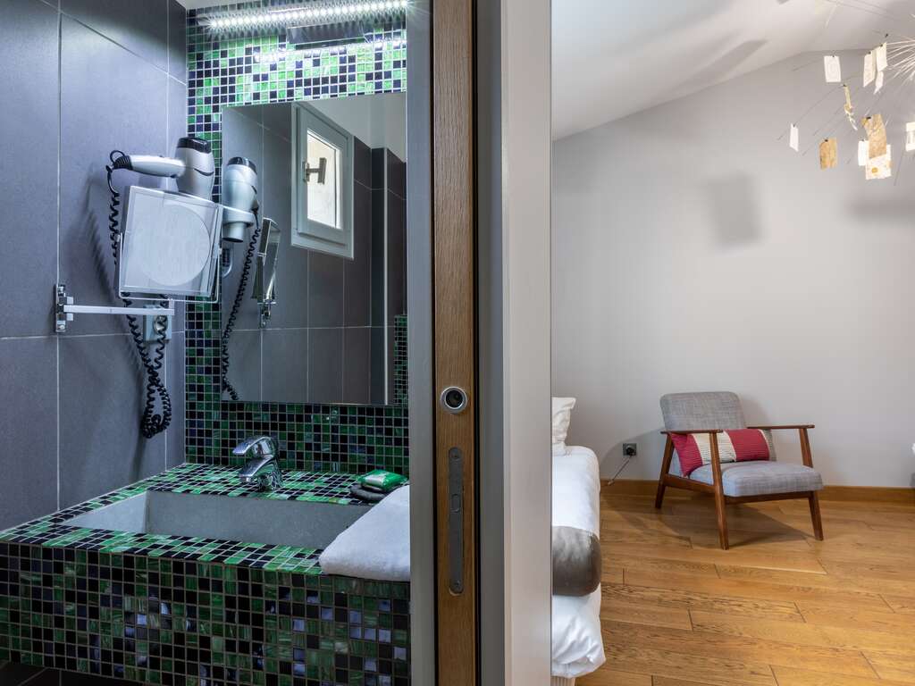 Séjour cocooning en suite famille deluxe avec vue sur la piscine - 4* - 21