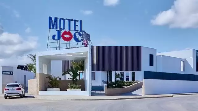 Noche de amor con sorpresas en una suite con jacuzzi privado