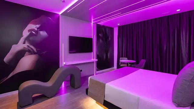 Escapade intime avec champagne, pack sensuel et bien plus encore.