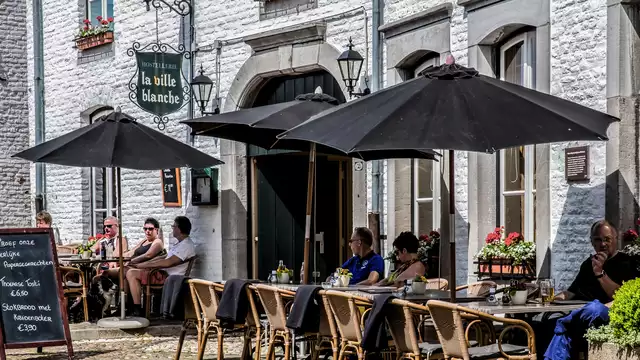 Séjour romantique avec bouteille de champagne et départ tardif