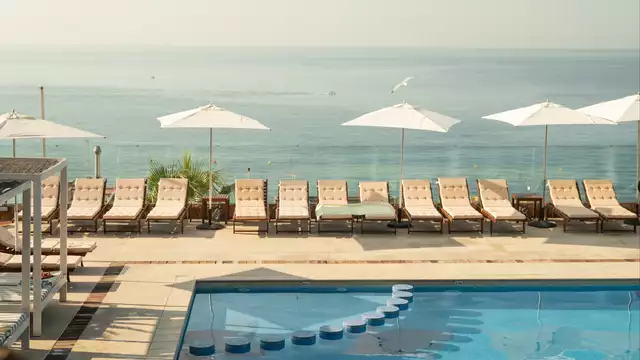 Séjour en chambre avec vue latérale sur la mer, avec petit-déjeuner et une boisson de bienvenue