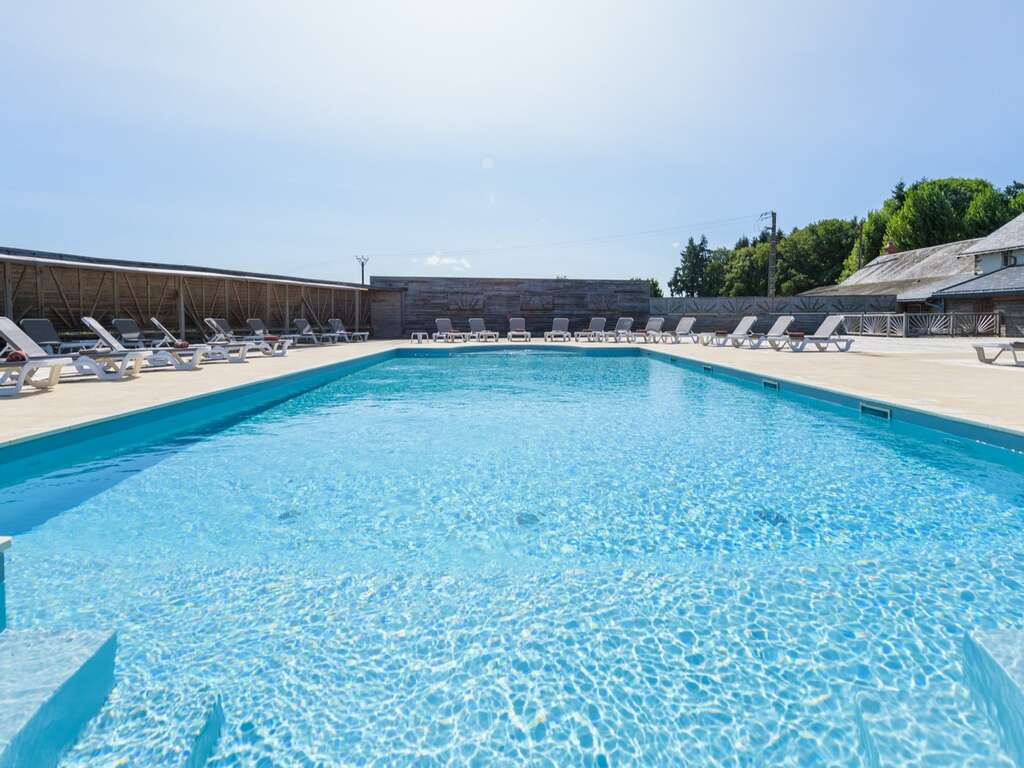 Week-end en château à proximité de Cholet, accès piscine - 4* - 16