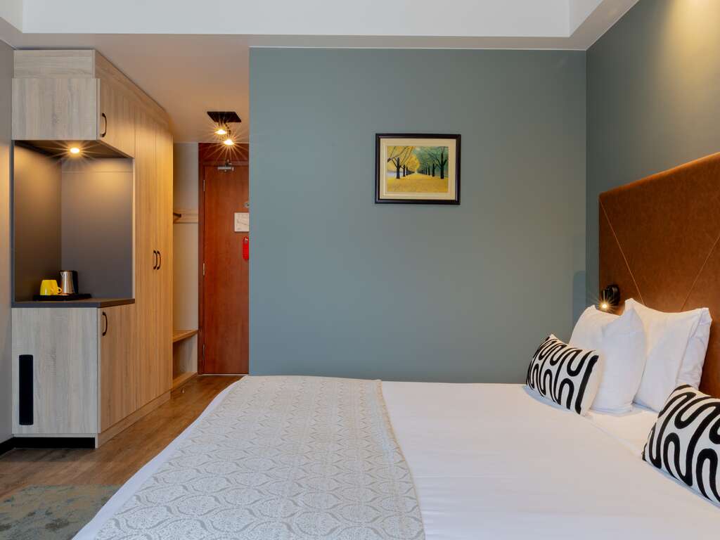 Profitez d'un moment romantique dans le pittoresque Delft avec visite du Keukenhof - 4* - 14