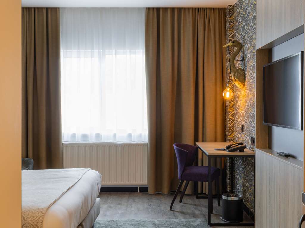 Profitez d'un moment romantique dans le pittoresque Delft avec visite du Keukenhof - 4* - 15