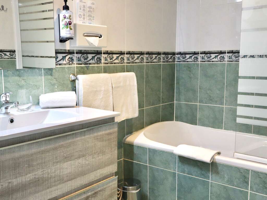Séjour en chambre supérieure, à 1 heure de Paris - 4* - 14