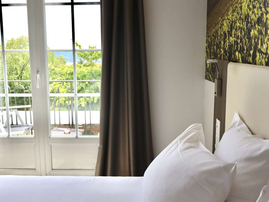 Séjour en chambre supérieure, à 1 heure de Paris - 4* - 13
