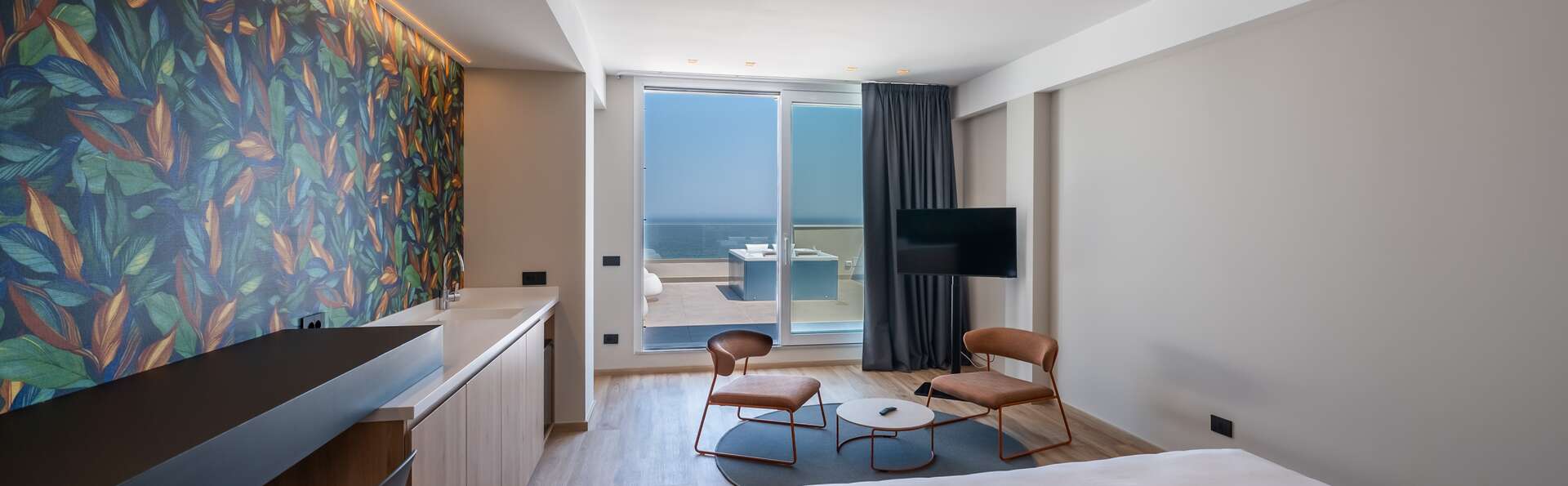 Riccione en suite avec terrasse et jacuzzi et une entrée au spa et un massage x2 inclus