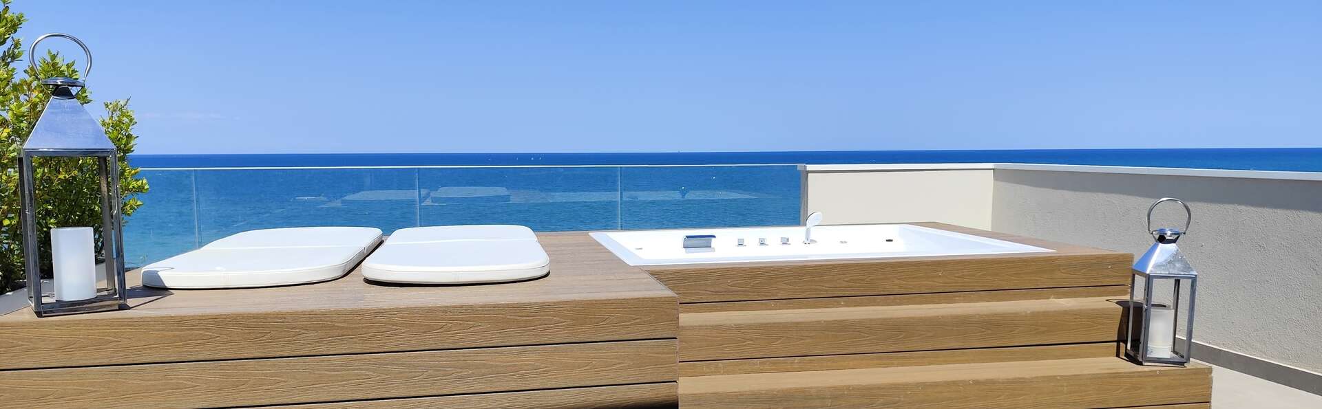 Riccione romantique en suite avec terrasse et jacuzzi avec apéritif, spa et massage inclus