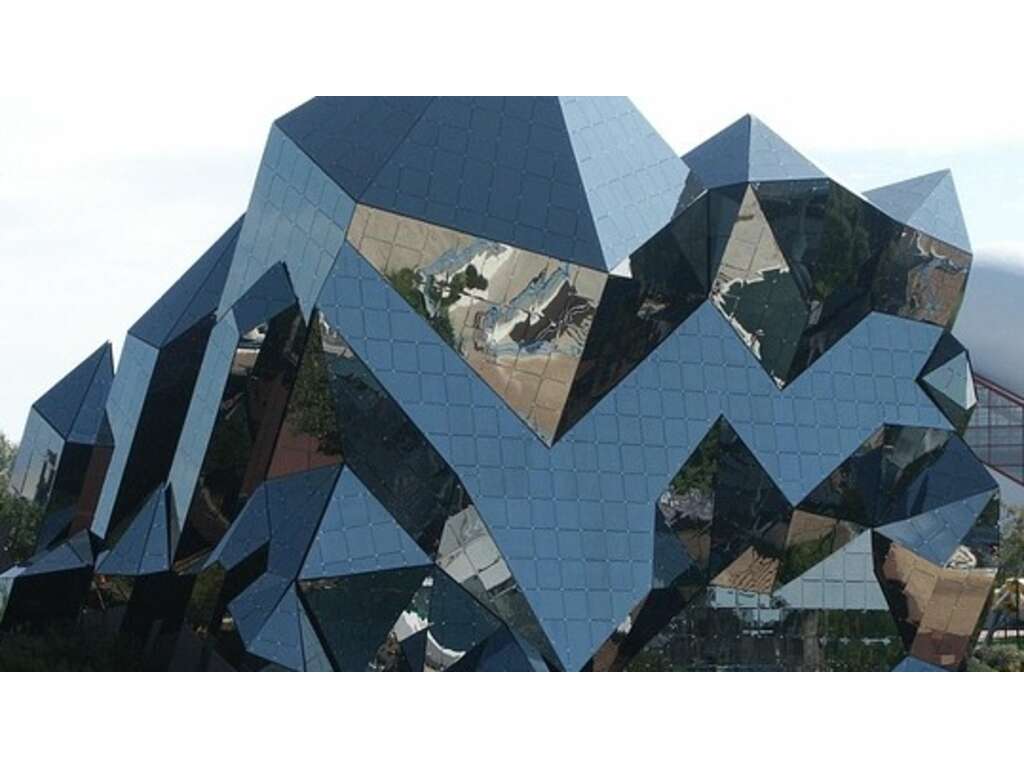 Séjournez Au Château De Périgny Et Explorez Le Futuroscope À Seulement 20 Minutes En Voiture - 3* (ref 62)