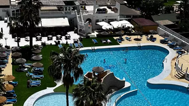 Pension completa y relax en familia en Roquetas de Mar