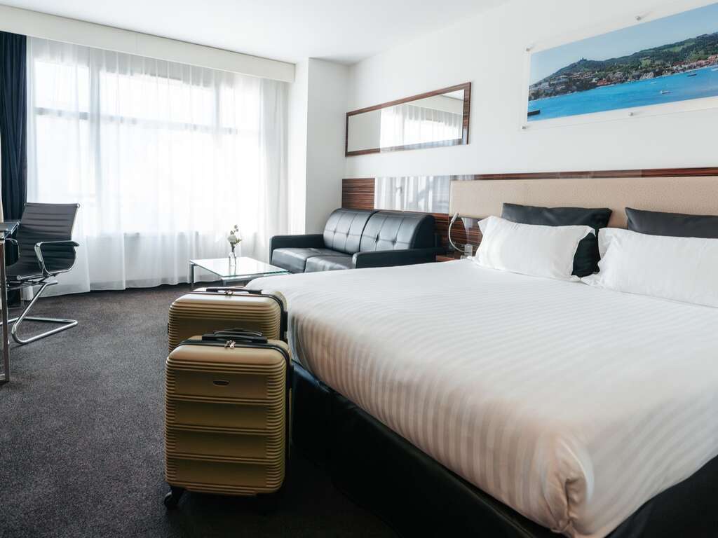 Chic et Romantisme au bord de l'Océan, avec dîner et accès spa au Pouliguen - 4* - 17