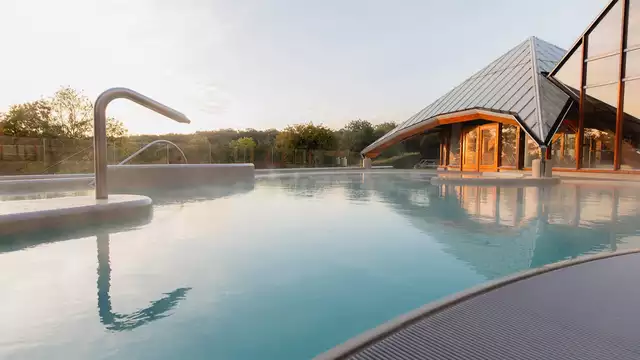Vier samen de romantiek vol wellness en ontspanning bij Thermae 2000