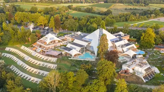 Vier samen de romantiek vol wellness en ontspanning bij Thermae 2000