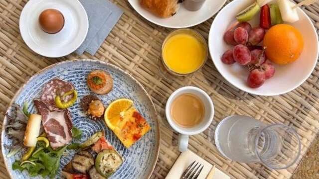 Petit déjeuner pour 2 adultes