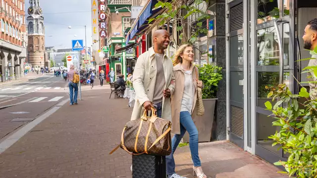 Verken geweldig Amsterdam vanuit dit hotel in hartje centrum