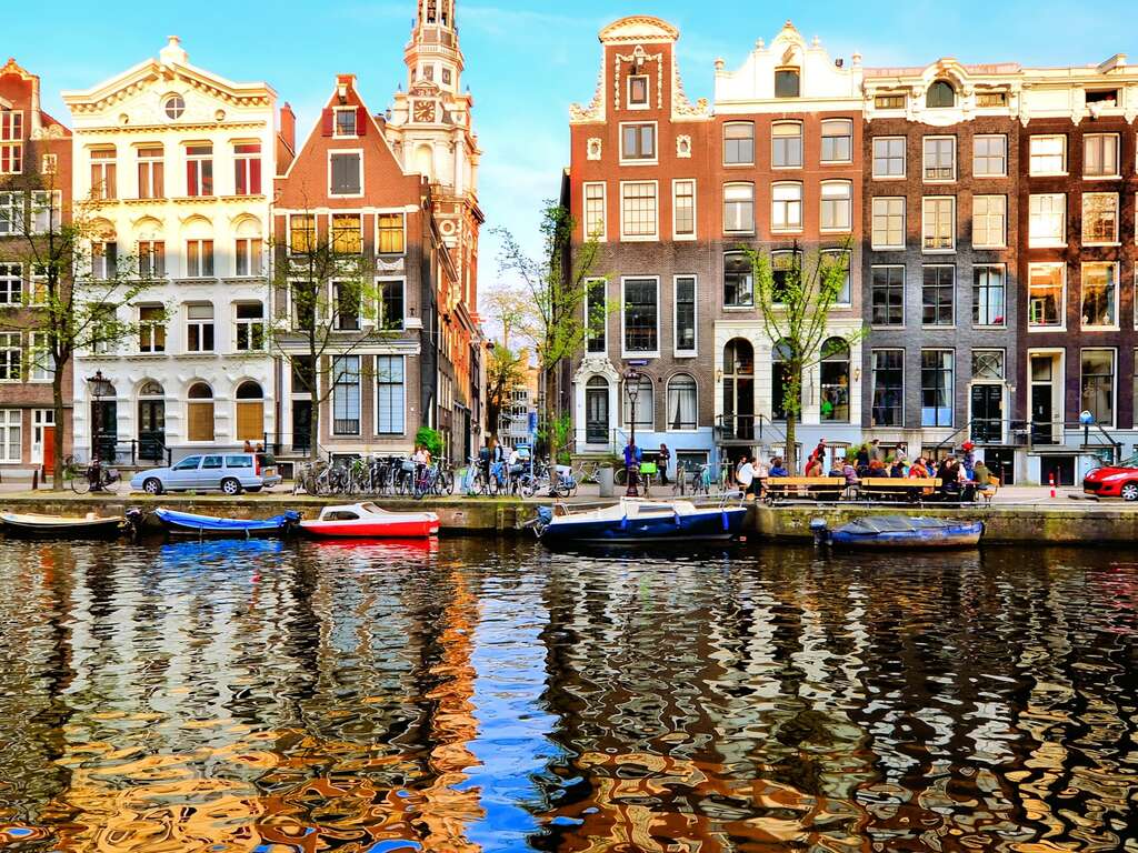 Verken Geweldig Amsterdam Vanuit Dit Hotel In Hartje Centrum - 4* (ref 15080)