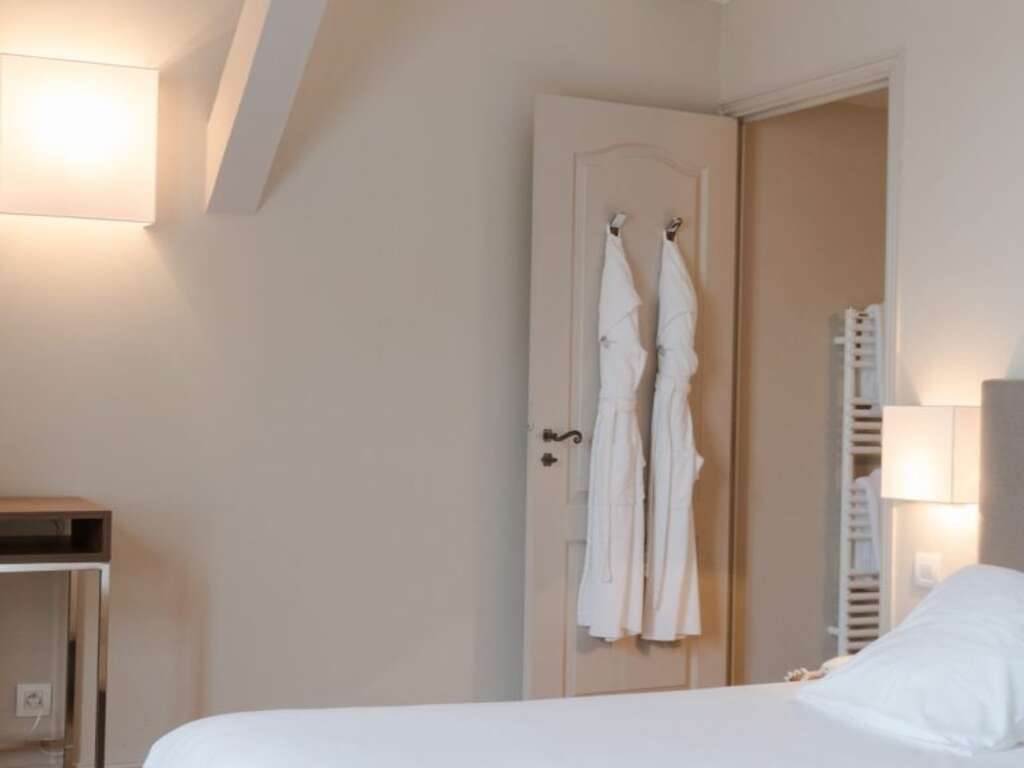 ÉVasion romantique dans le Gard avec dîner et champagne - 4* - 28