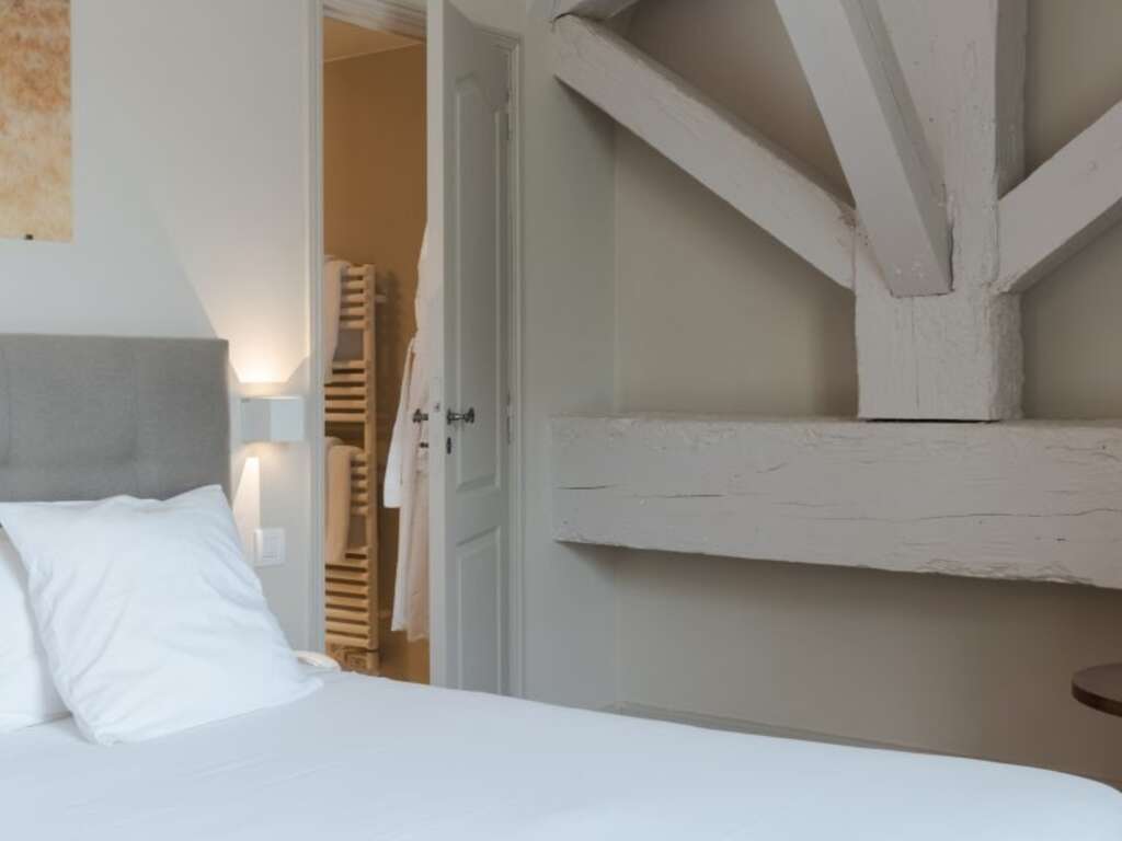 ÉVasion romantique dans le Gard avec dîner et champagne - 4* - 27