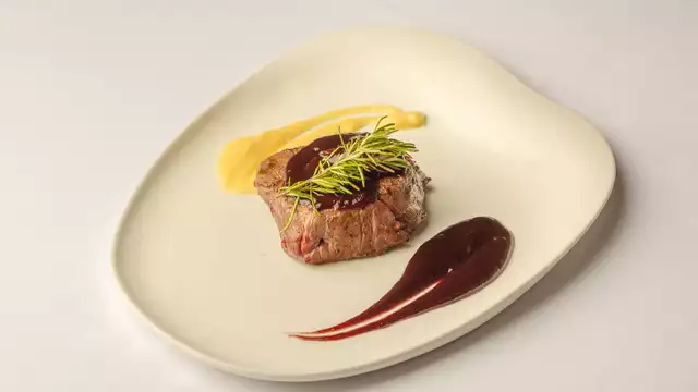 Fuga in camera doppia deluxe con colazione e cena degustazione