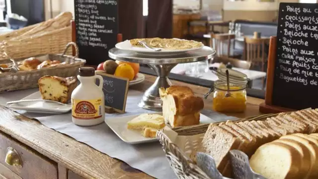 Escapade avec cocktails roses et parking offert a Avignon