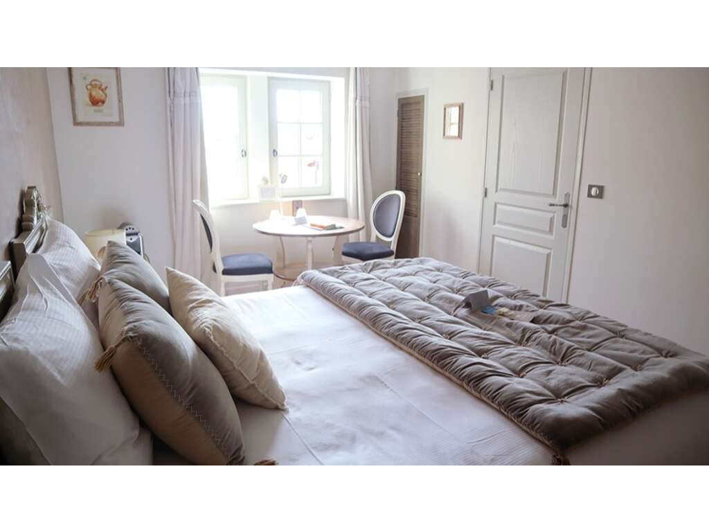 Escapade en chambre deluxe dans une bastide du XIVe siècle - 5* - 20