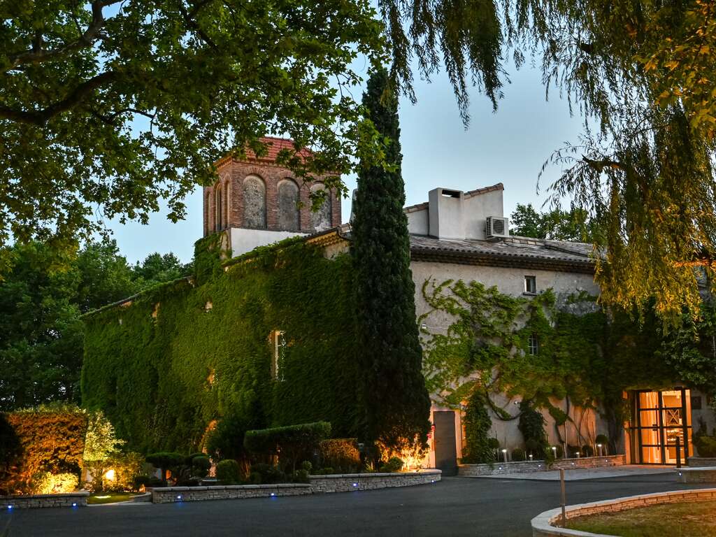 Escapade en chambre deluxe dans une bastide du XIVe siècle - 5* - 2