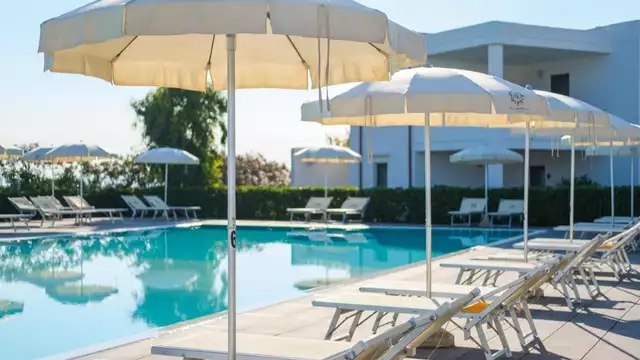 Resort 4* dans les Pouilles, dans la réserve naturelle de Torre Guaceto, en demi-pension