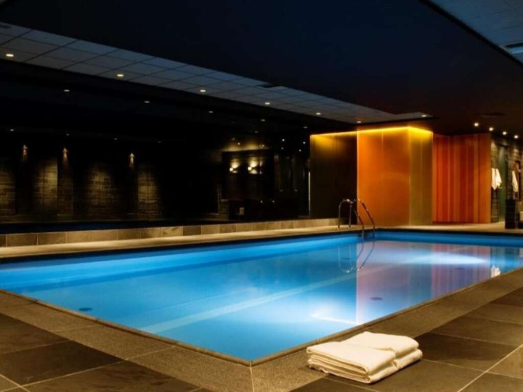 ÉVadez-vous à deux : une nuit près d'Utrecht avec petit-déjeuner inclus - 4* - 5