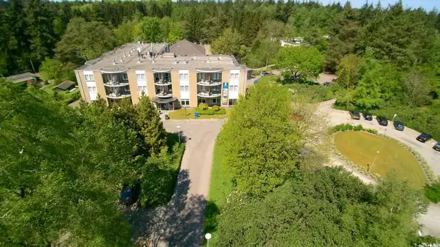 Disfrute de la auténtica tranquilidad en los bosques cercanos a Giethoorn.