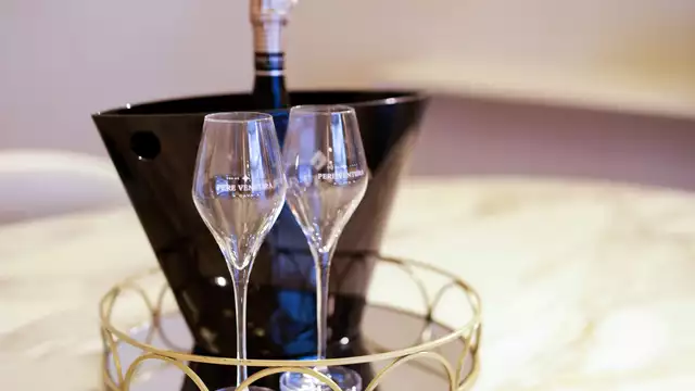 Soggiorno Famiglia in Lussemburgo: Appartamento di Design e Champagne in Omaggio