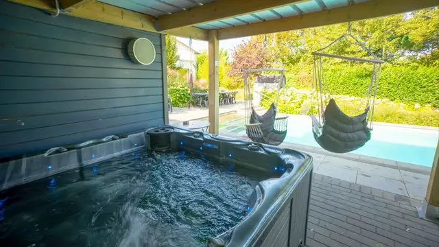 Estancia romántica: ¡Tienda Superior + jacuzzi!