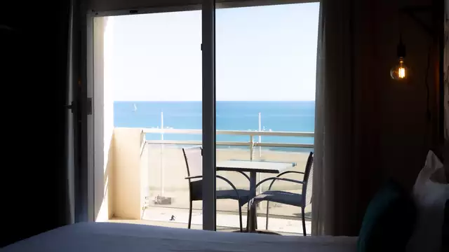 Fuga romantica fronte mare, con massaggio di coppia e champagne