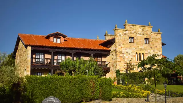 Romanticismo en pareja: habitación suite con bañera de hidromasaje y desayuno en Santillana del Mar
