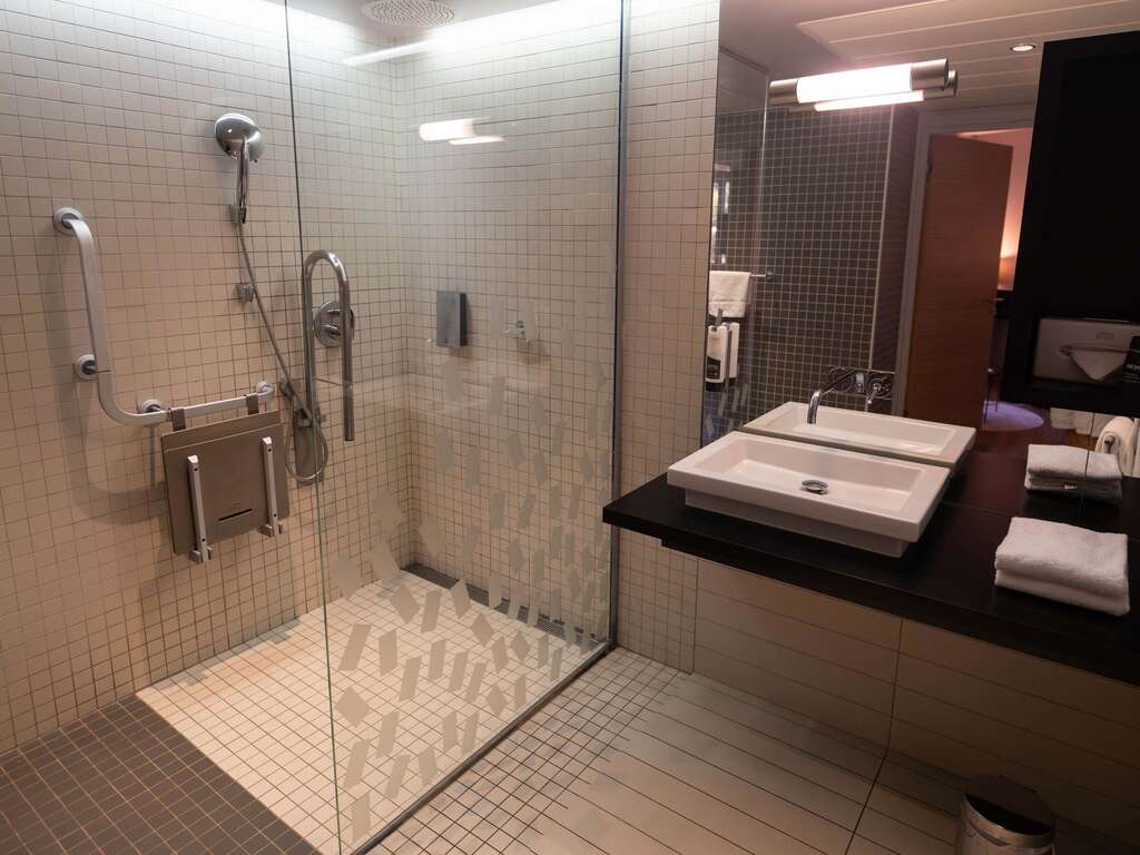 Escapade romantique avec diner et bulles à Nantua - 3* - 19