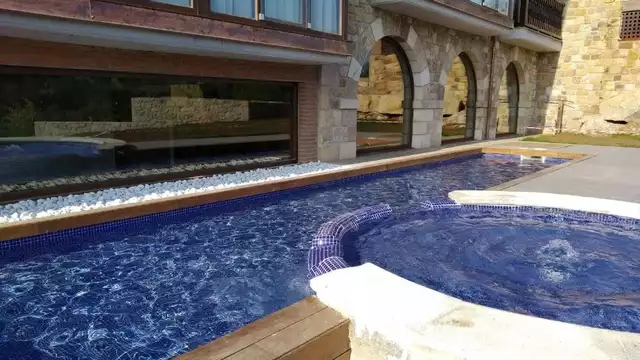 Ontspanning met toegang tot de spa en ambachtelijk bier in Santillana del Mar in een appartement voor 4 personen