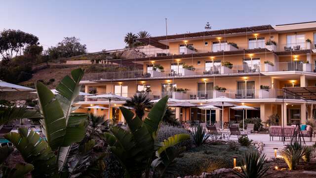 Luna Minoica Suites and Apartments