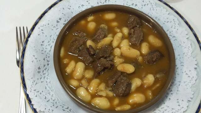 1 Cena típica regional para 2 adultos
