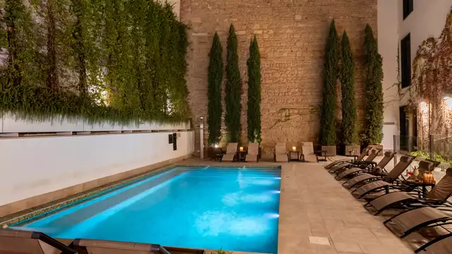 Escapada en el centro de Córdoba con copa de bienvenida