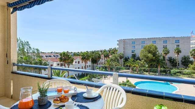 Geniet van het strand en het zwembad aan de Costa Daurada met halfpension