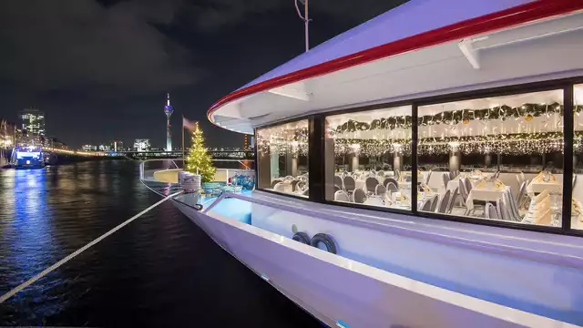Geniet van een kerstcruise op de Rijn en de kerstmarkt van Düsseldorf