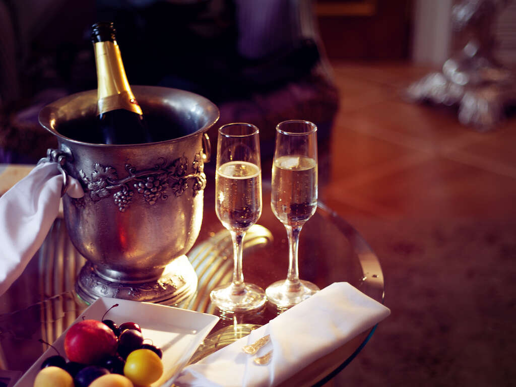 Soirée romantique avec champagne pour le Nouvel An 2026 ! - 3* - 1