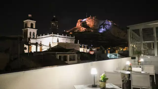 Spa Lovers 5* en la mejor terraza de Alicante con acceso al spa y botella de cava