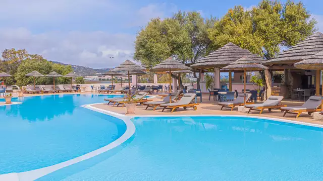 Vacances en chambre triple avec demi-pension en Sardaigne
