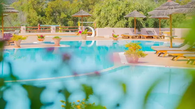 Hotel nella Baja Sardinia in camera tripla con colazione