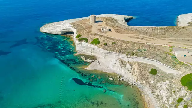 Vacances en Sardaigne pour trois personnes en chambre avec vue sur la mer et en demi-pension