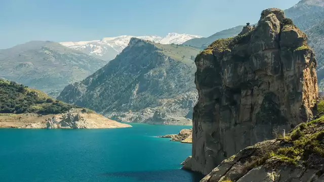 Viaje bienestar frente a la Sierre Nevada