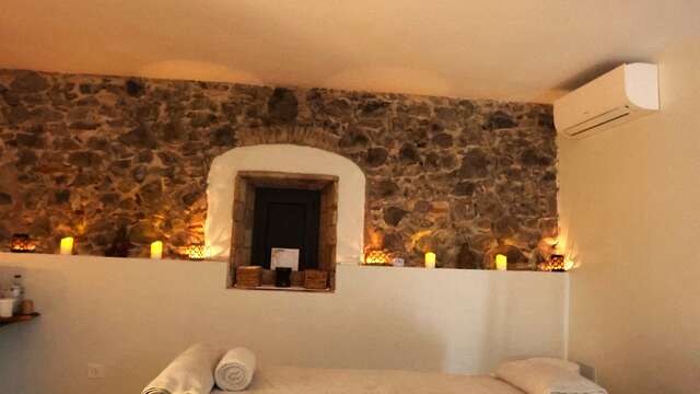 Fuga relax con Spa, tapa dello chef e bottiglia di vino Km 0 sulla Costa Brava