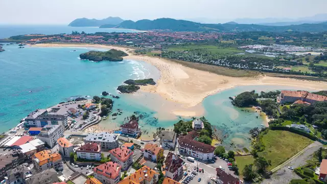 Escapade romantique à Isla : champagne avec petit-déjeuner inclus et parking gratuit.