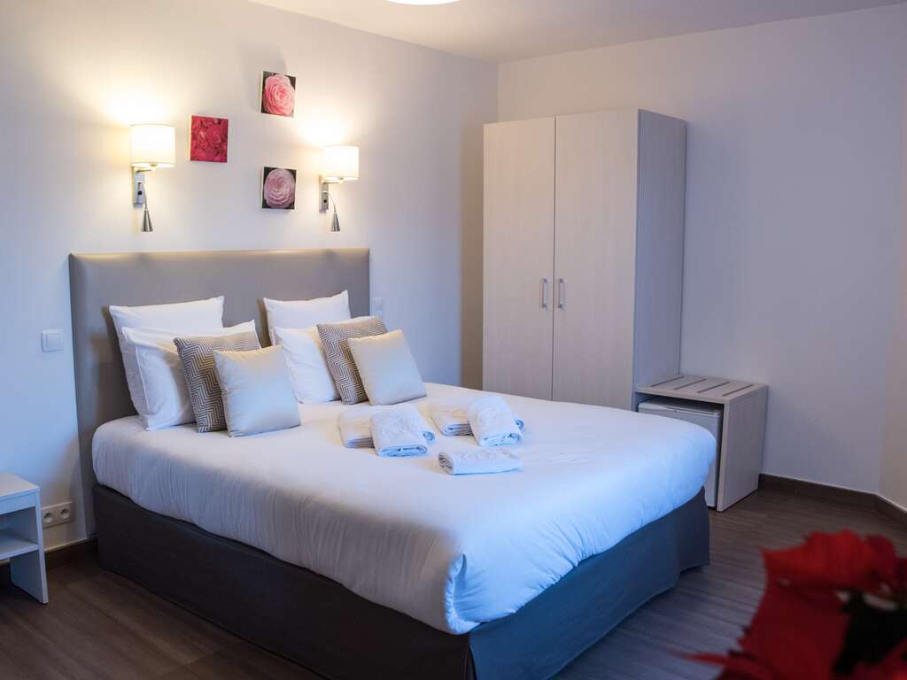 Weekend Romantique dans un village provençal aux portes de Cannes - 3* - 39